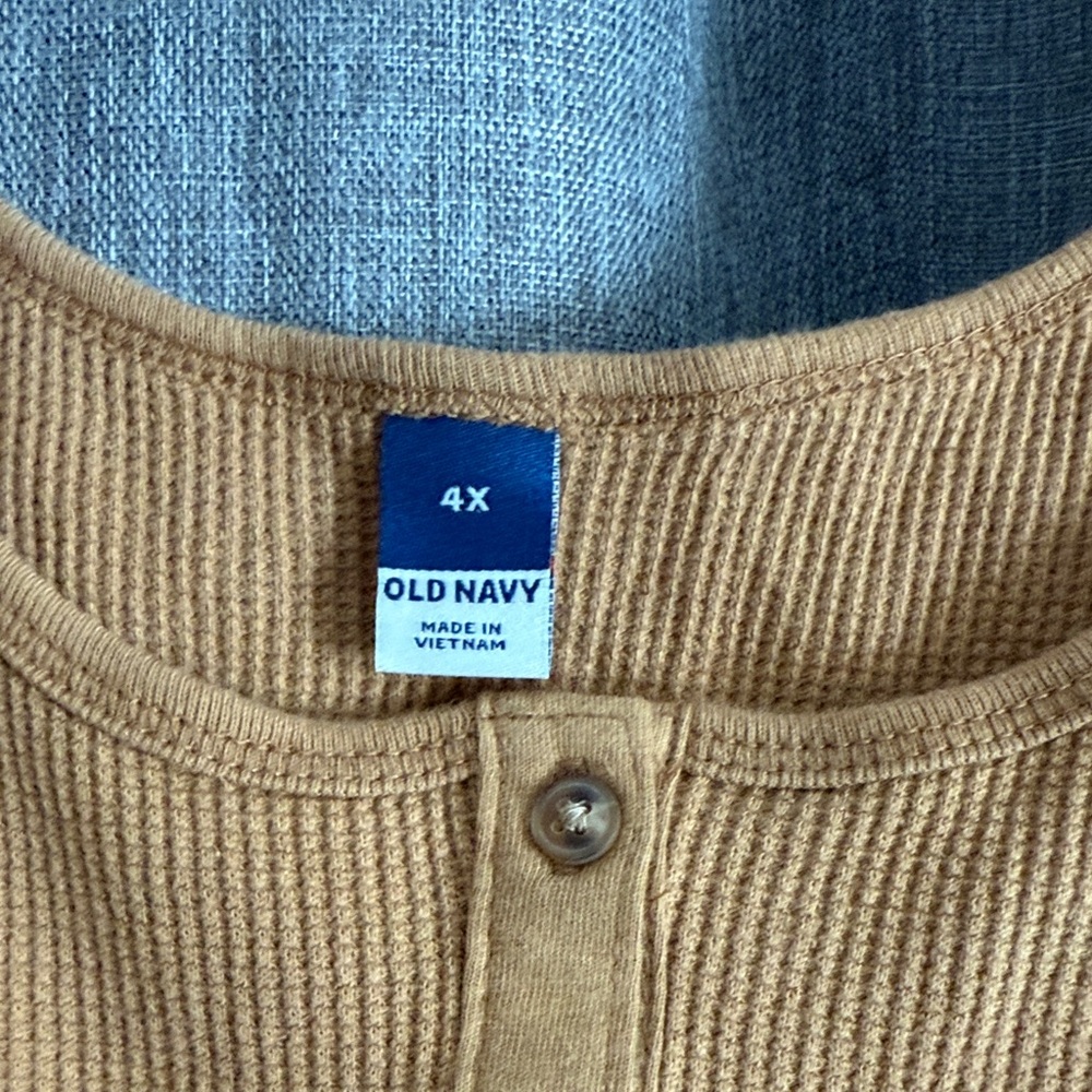 Old Navy Tan Button-Front Tank Top - Picture 2 of 4